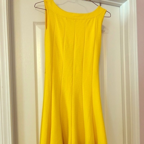 Butter Yellow sleeveless dress - Picture 1 of 6